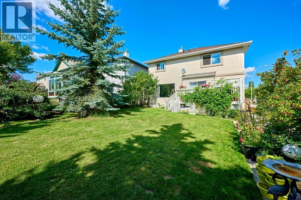 Single Family House for Sale in  Edgeridge View NW Edgemont Calgary 