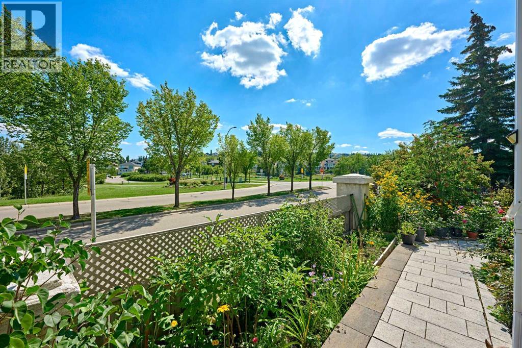 Single Family House for Sale in  Edgeridge View NW Edgemont Calgary 