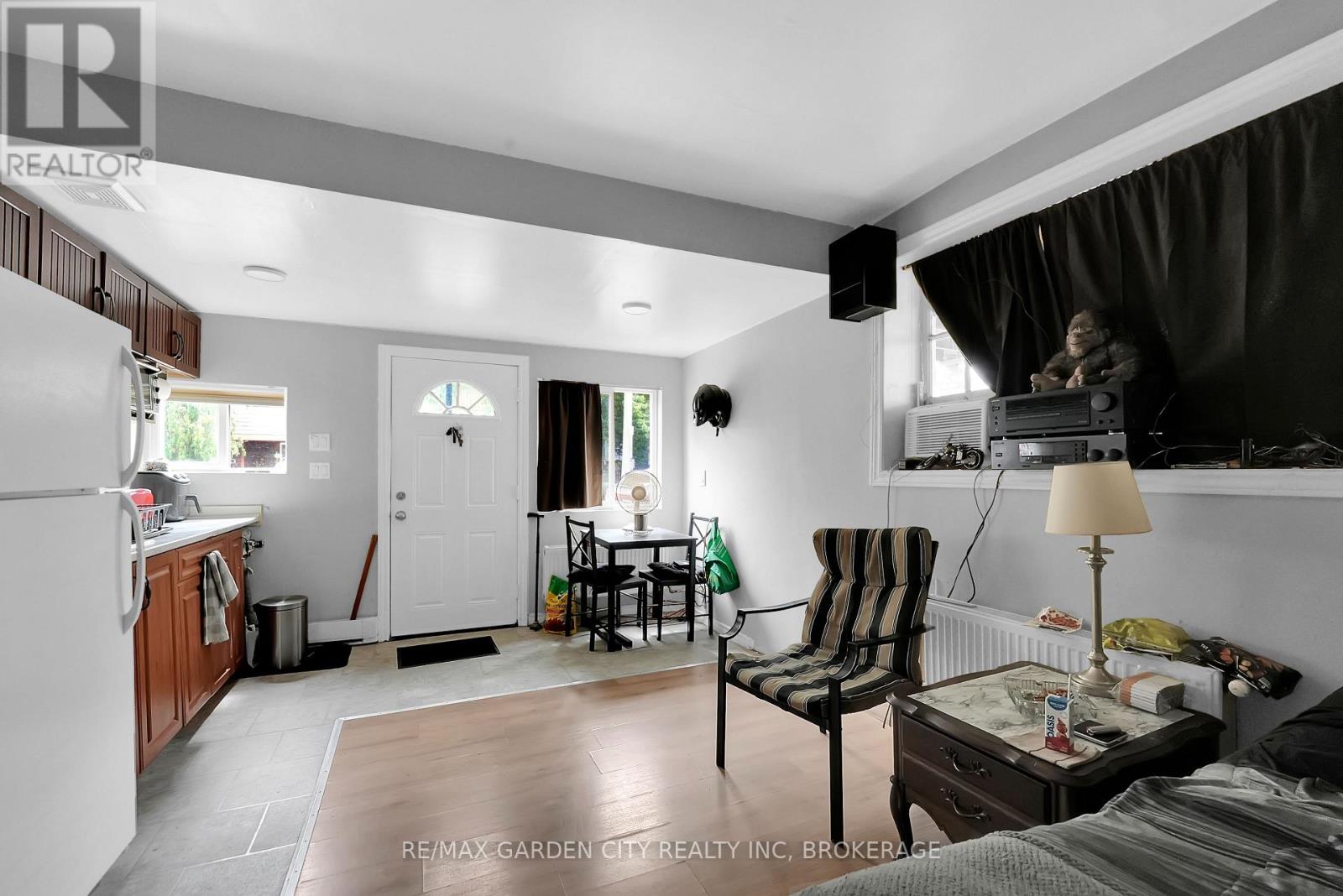 Photo 16 of 213 Geneva Street, St Catharines ON