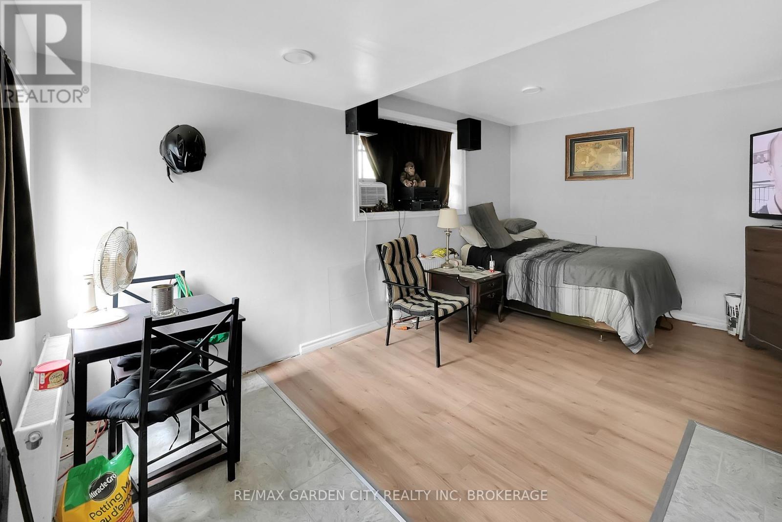 Photo 17 of 213 Geneva Street, St Catharines ON