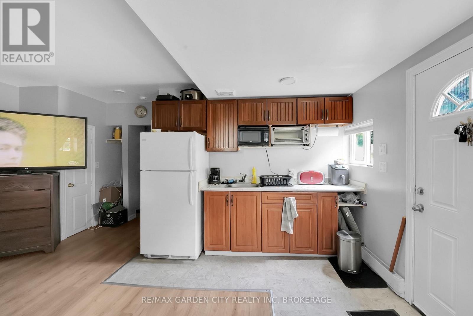 Photo 19 of 213 Geneva Street, St Catharines ON