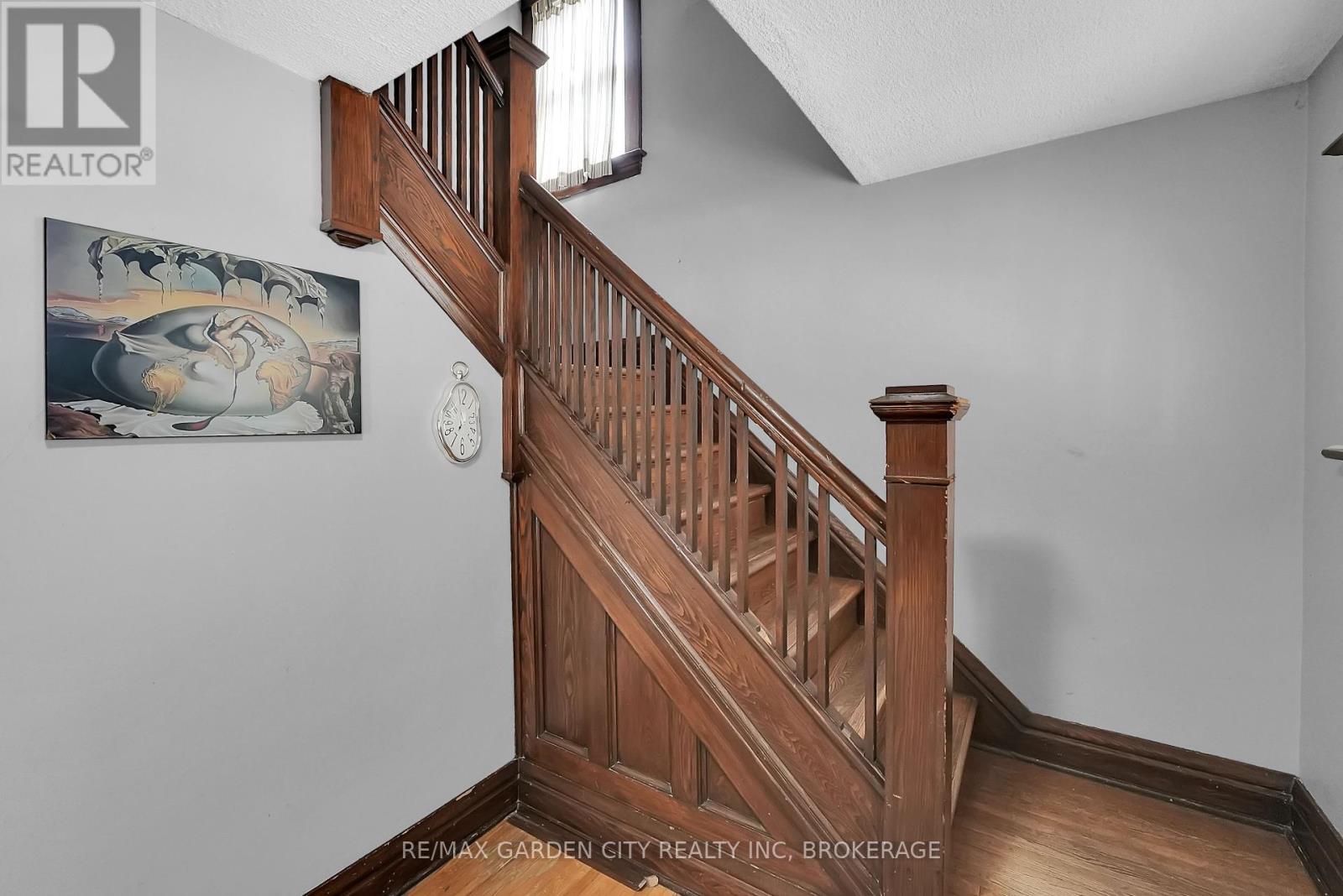 Photo 14 of 111 Lowell Avenue, St Catharines ON