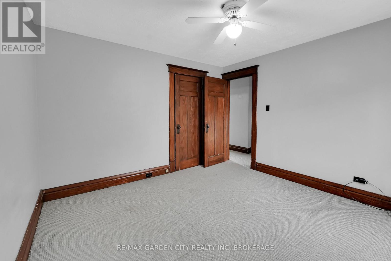 Photo 15 of 111 Lowell Avenue, St Catharines ON
