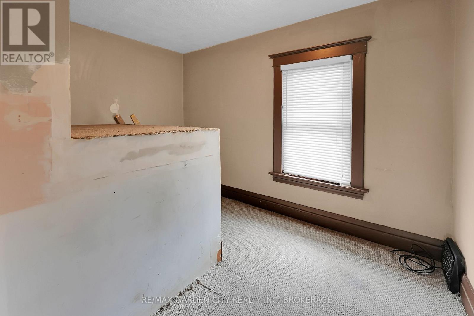 Photo 17 of 111 Lowell Avenue, St Catharines ON