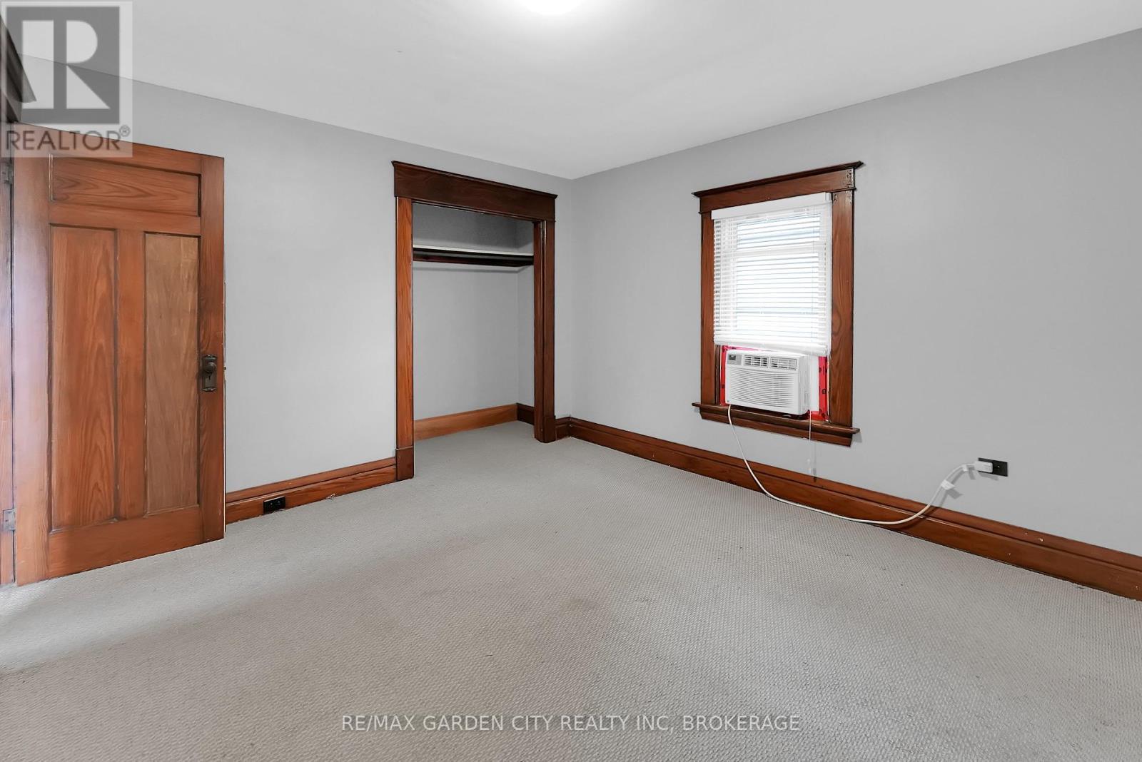 Photo 19 of 111 Lowell Avenue, St Catharines ON