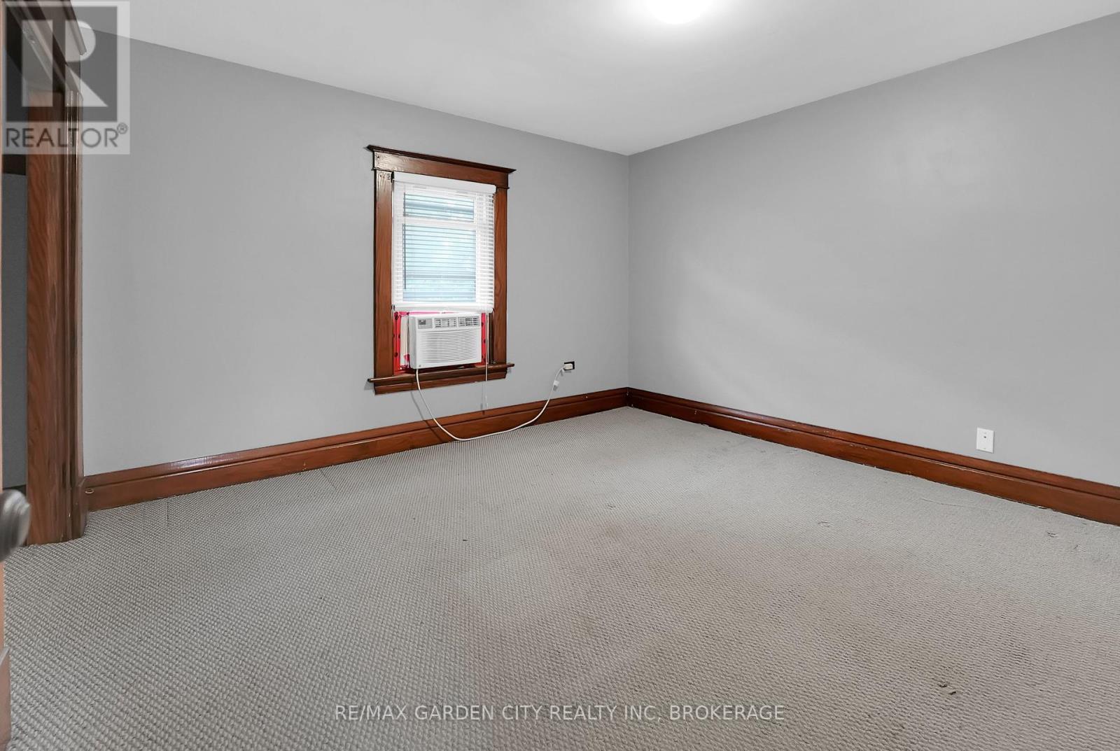 Photo 20 of 111 Lowell Avenue, St Catharines ON