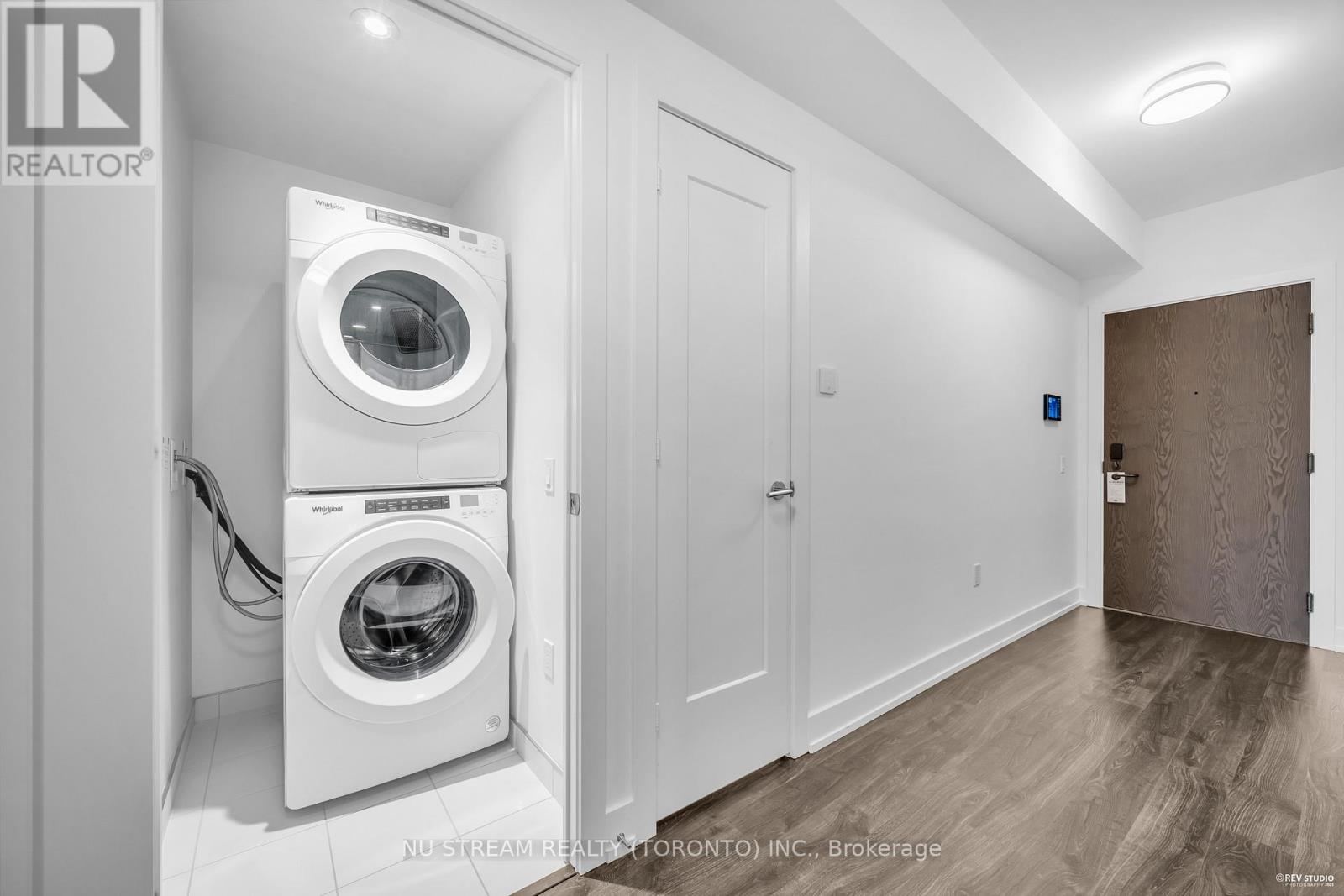 Photo 10 of 330 20 Inn On The Park Drive, Toronto ON