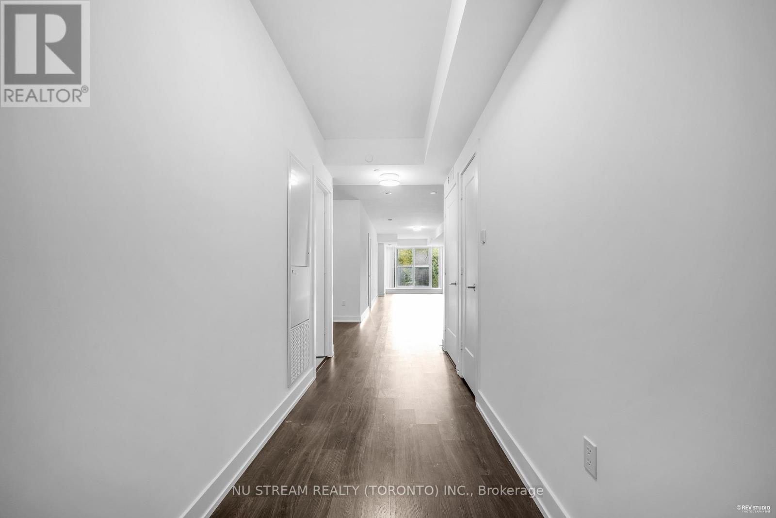 Photo 8 of 330 20 Inn On The Park Drive, Toronto ON