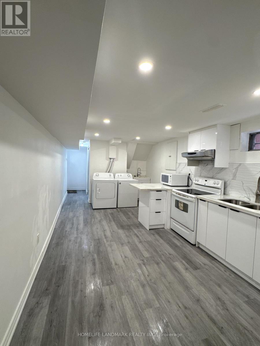 Photo 15 of 104 Loganberry Crescent, Toronto ON