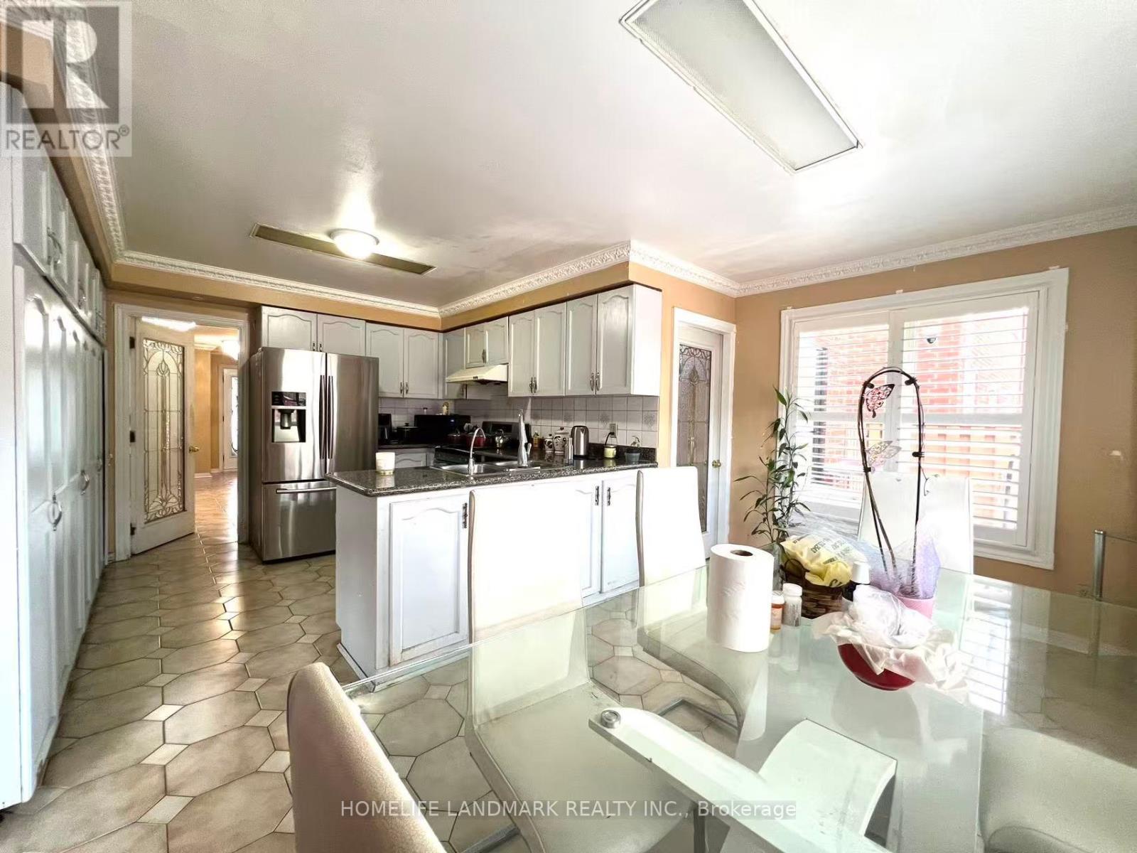 Photo 10 of 327 Goldhawk Trail, Toronto ON