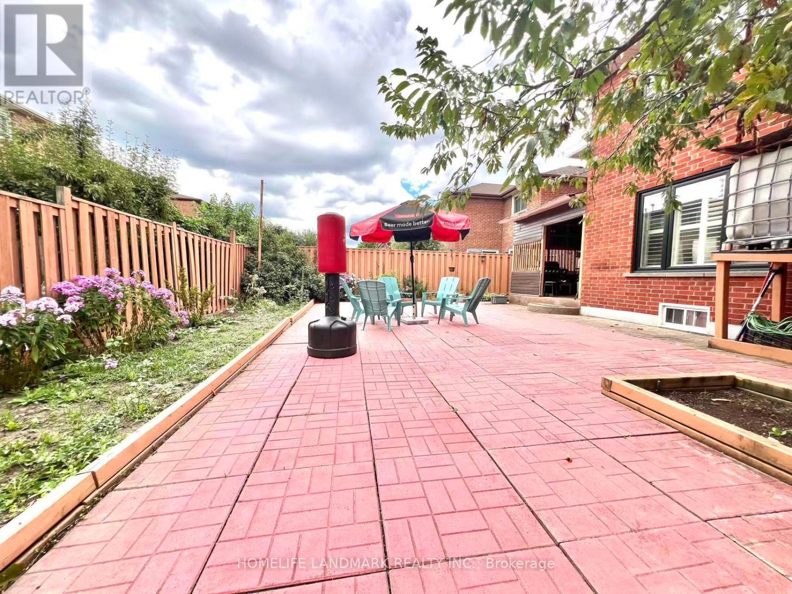 Photo 15 of 327 Goldhawk Trail, Toronto ON