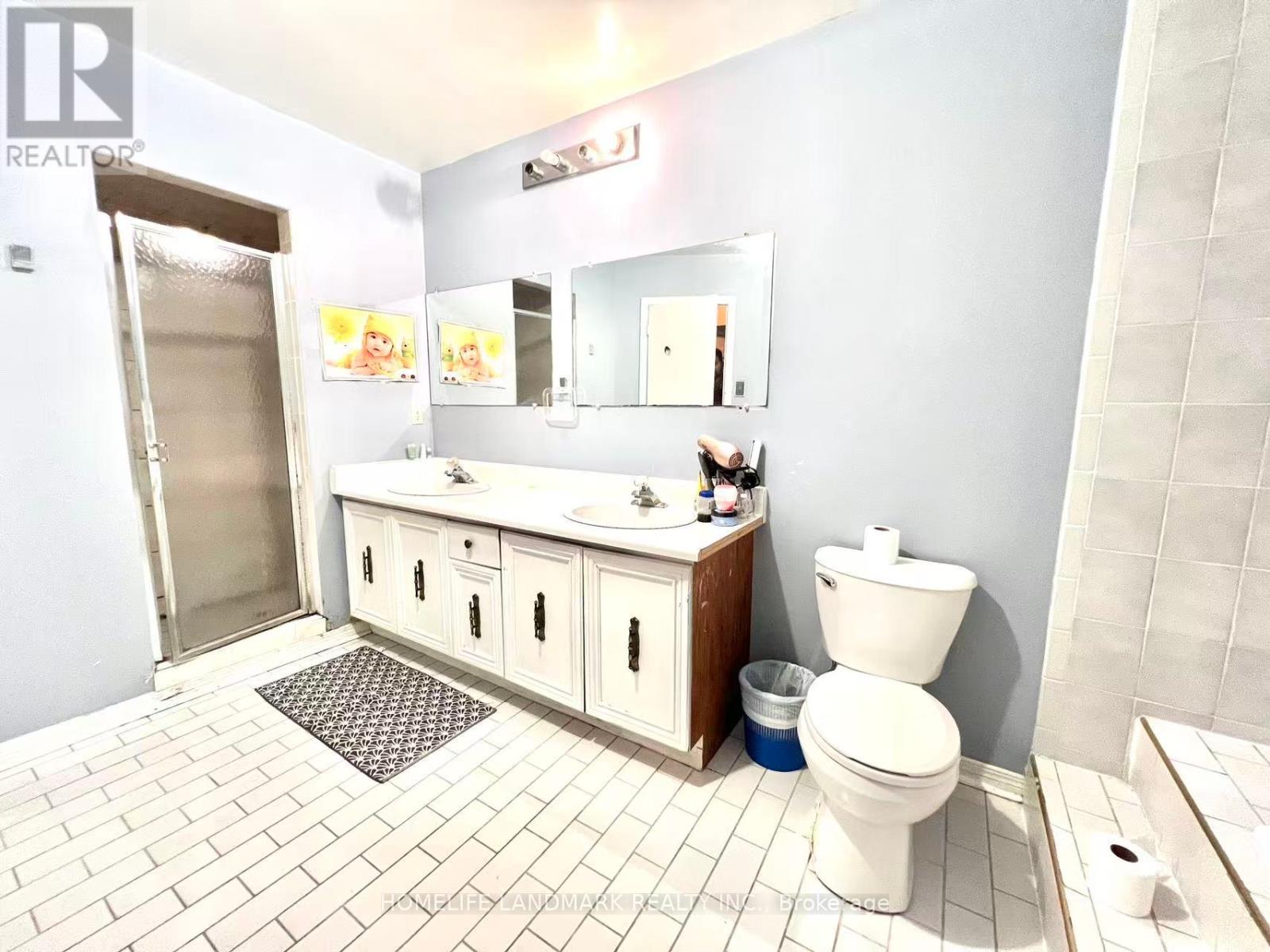 Photo 19 of 327 Goldhawk Trail, Toronto ON
