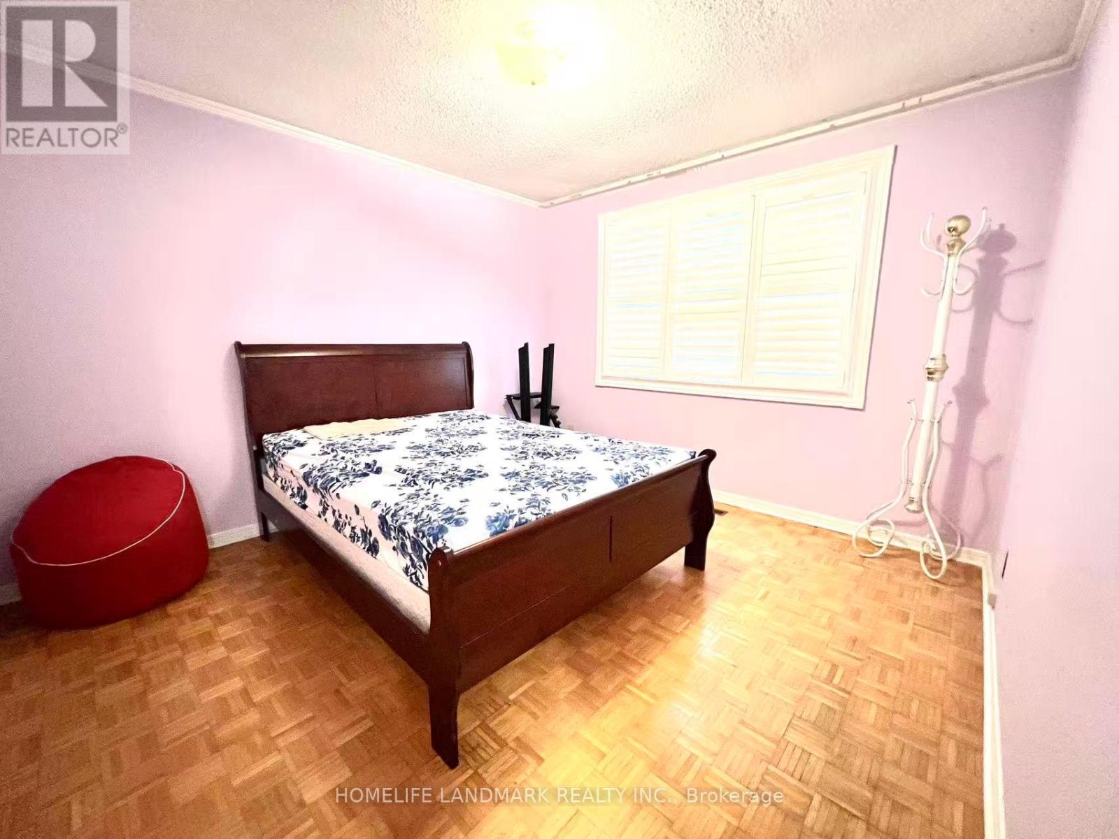 Photo 21 of 327 Goldhawk Trail, Toronto ON
