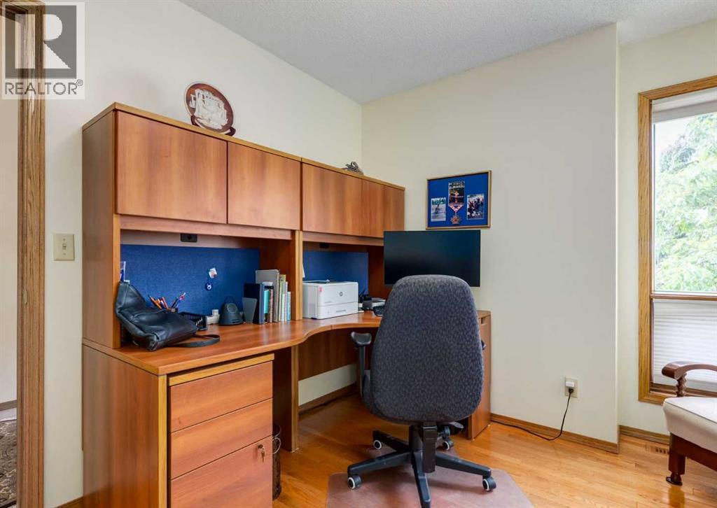Photo 23 of 206 Hawkside Mews Nw, Calgary AB
