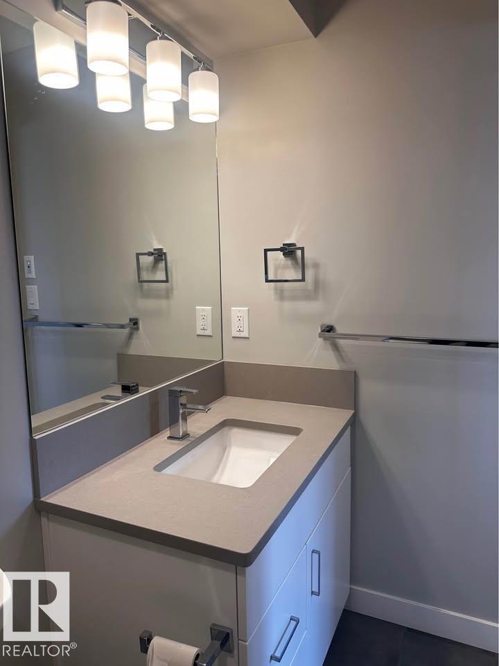 Photo 5 of 103 10736 116 St Nw, Edmonton AB
