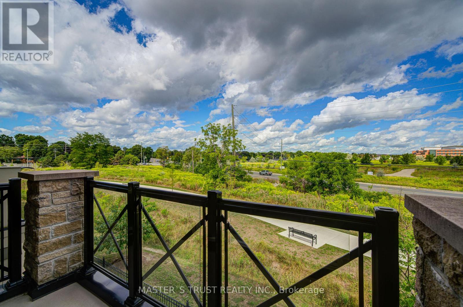 Photo 11 of 507 30 Dunsheath Way, Markham ON