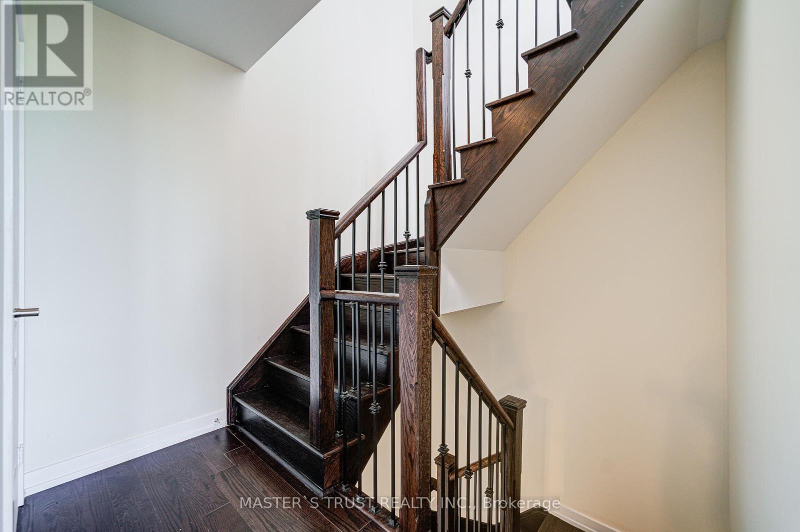 Photo 13 of 507 30 Dunsheath Way, Markham ON