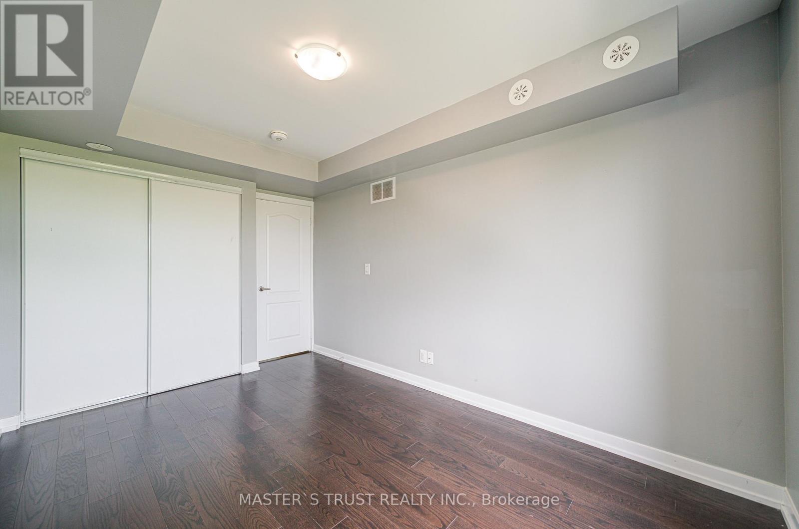 Photo 18 of 507 30 Dunsheath Way, Markham ON