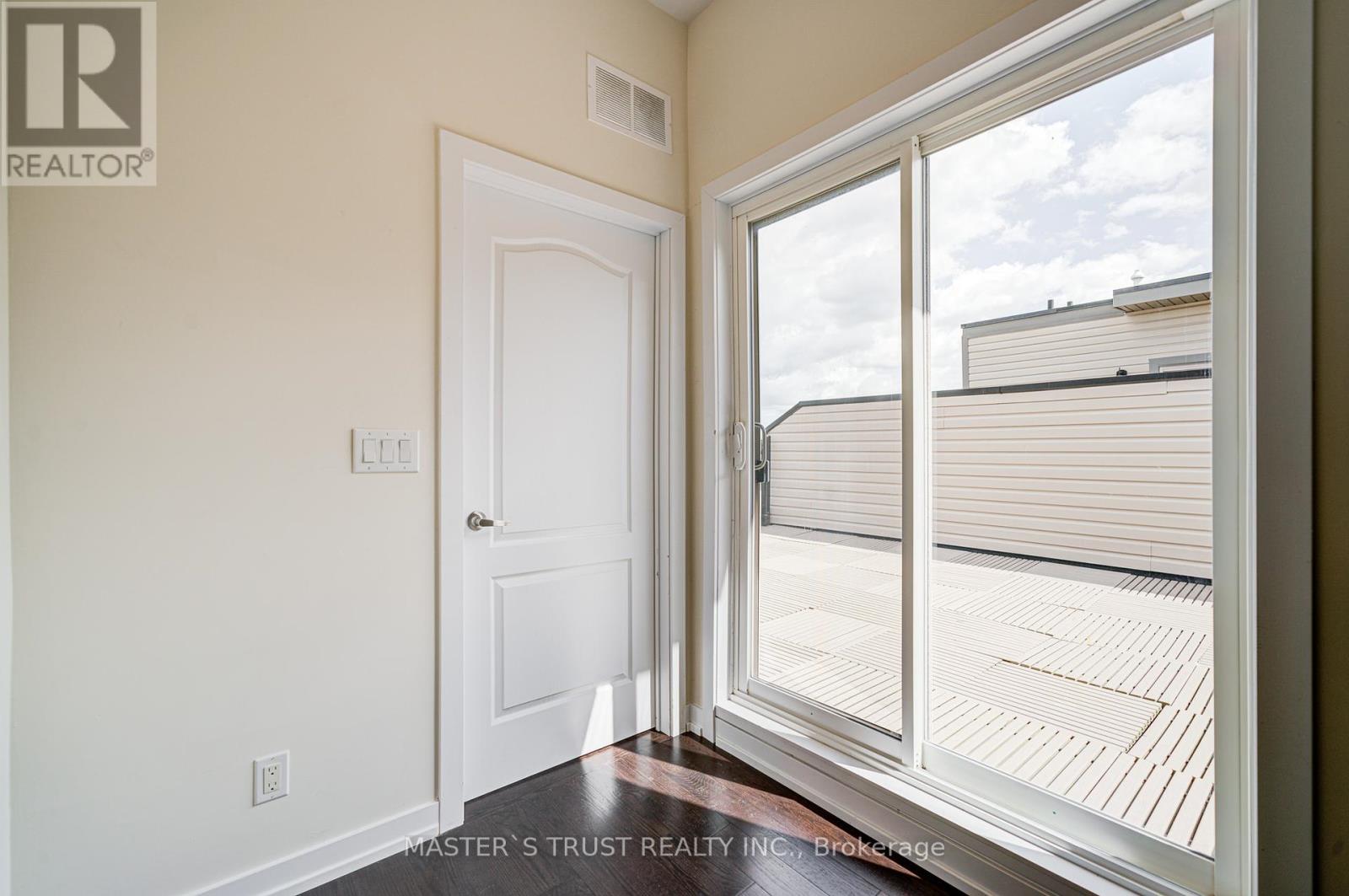 Photo 22 of 507 30 Dunsheath Way, Markham ON