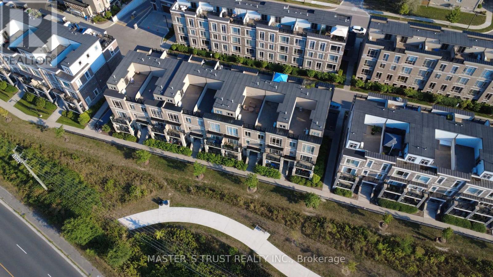 Photo 29 of 507 30 Dunsheath Way, Markham ON