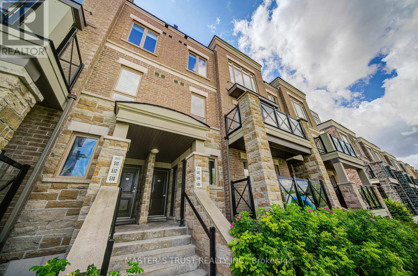 Photo 3 of 507 30 Dunsheath Way, Markham ON