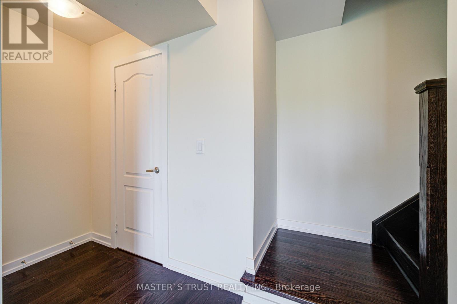 Photo 5 of 507 30 Dunsheath Way, Markham ON