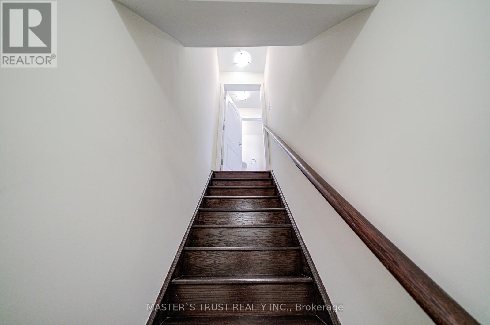 Photo 4 of Unit 507 30 Dunsheath Way, Markham ON