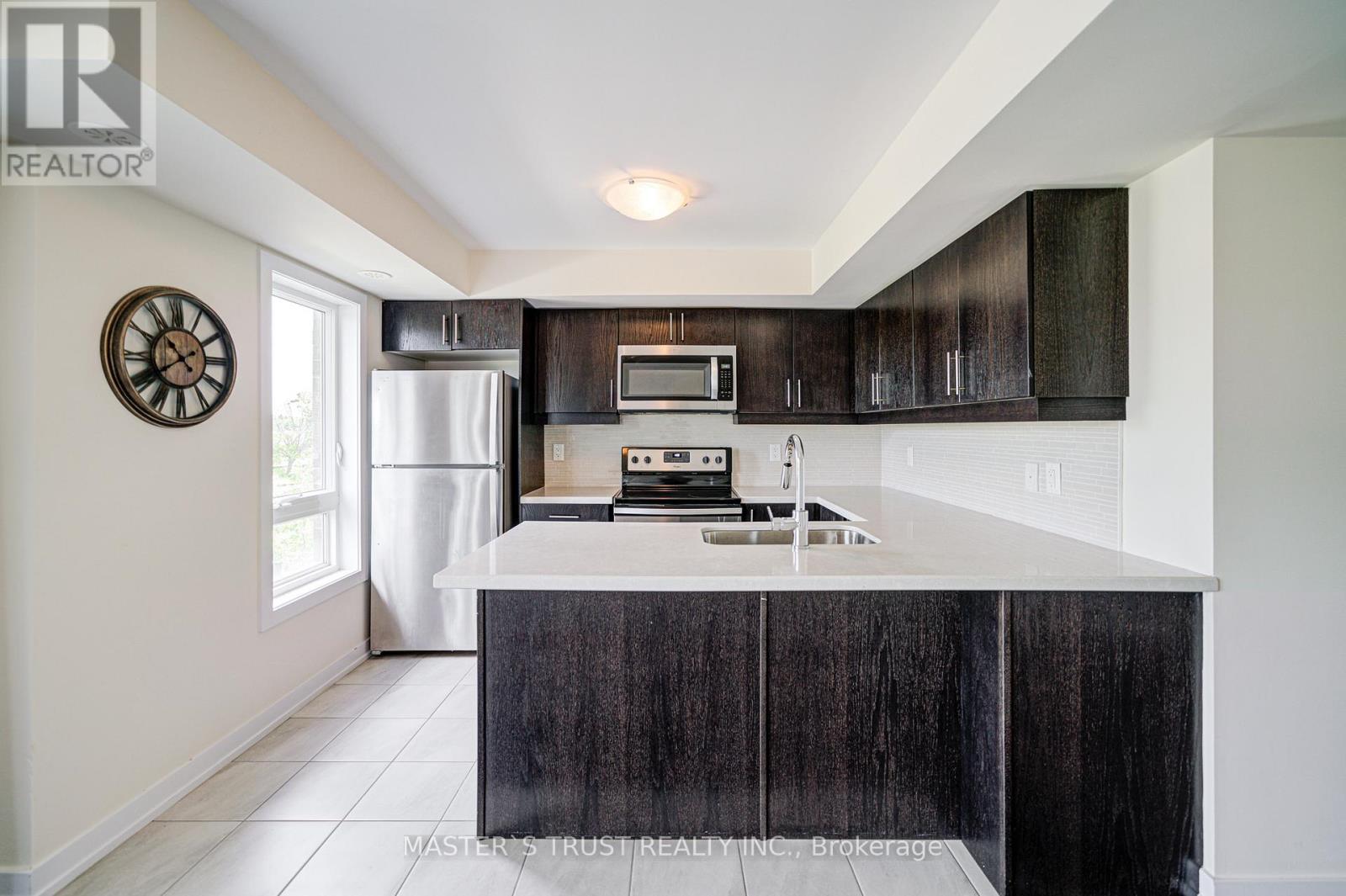 Photo 8 of Unit 507 30 Dunsheath Way, Markham ON