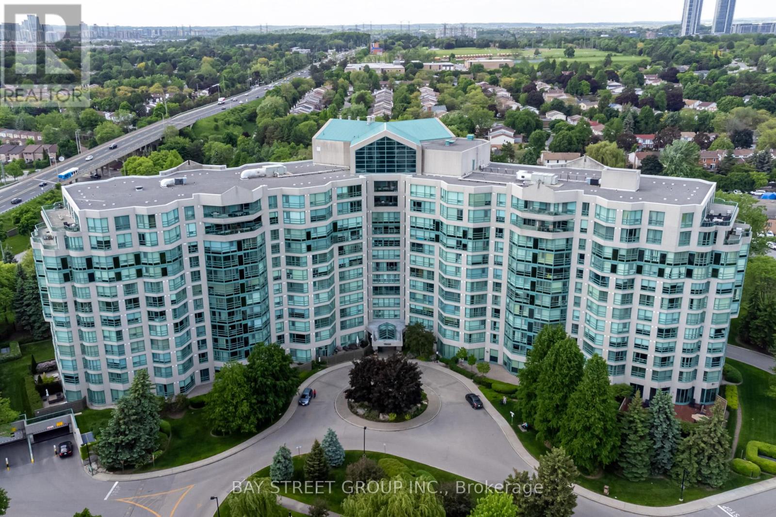 Photo 1 of 606 7905 Bayview Avenue, Markham ON