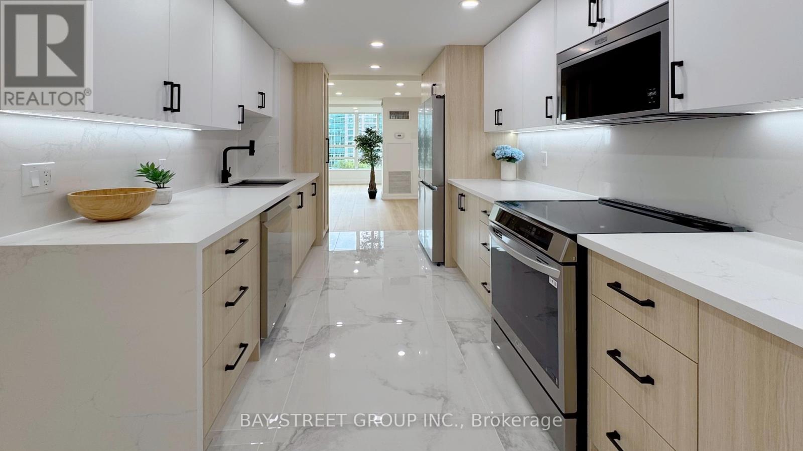 Photo 7 of 606 7905 Bayview Avenue, Markham ON