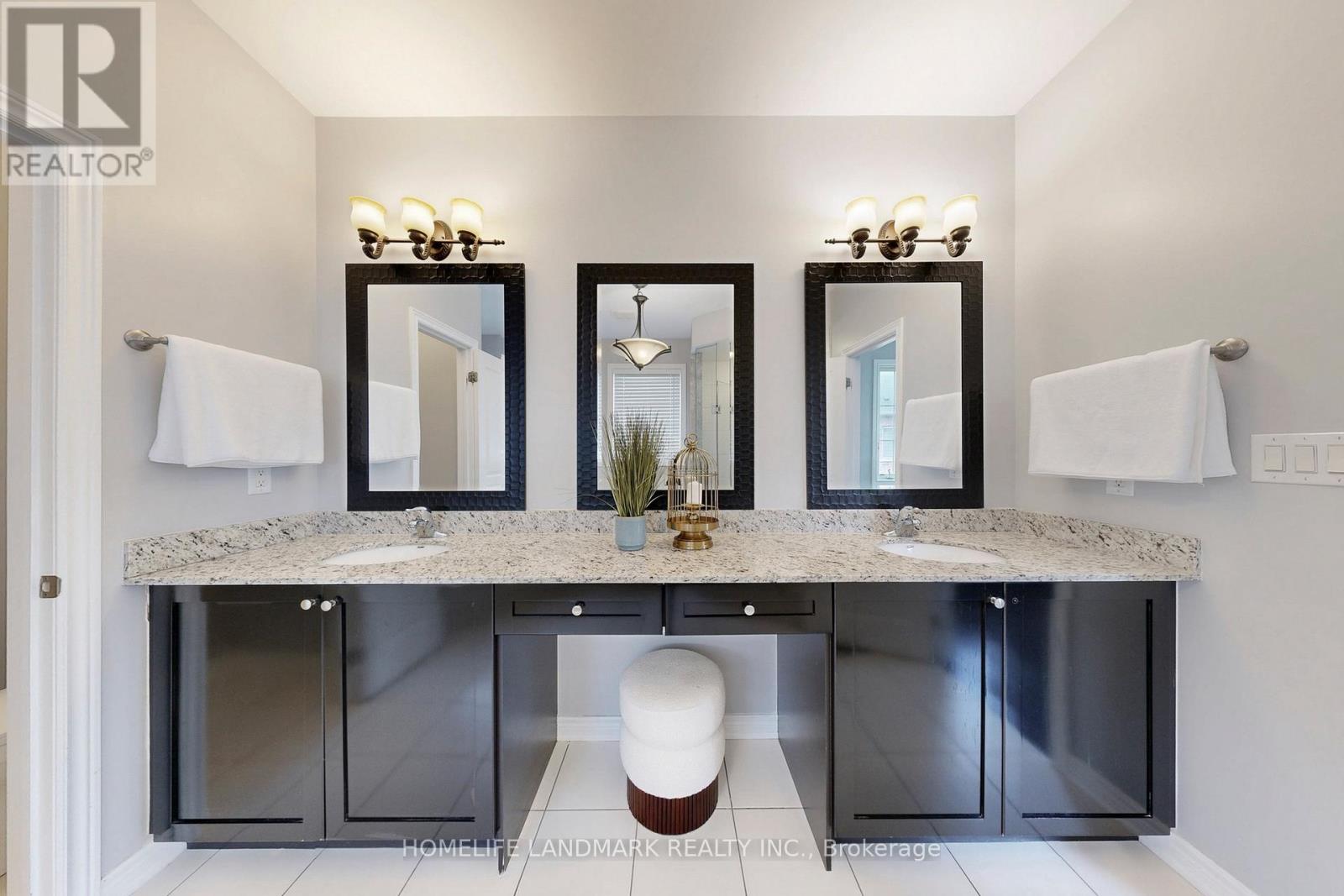 Photo 25 of 56 William Bartlett Drive, Markham ON
