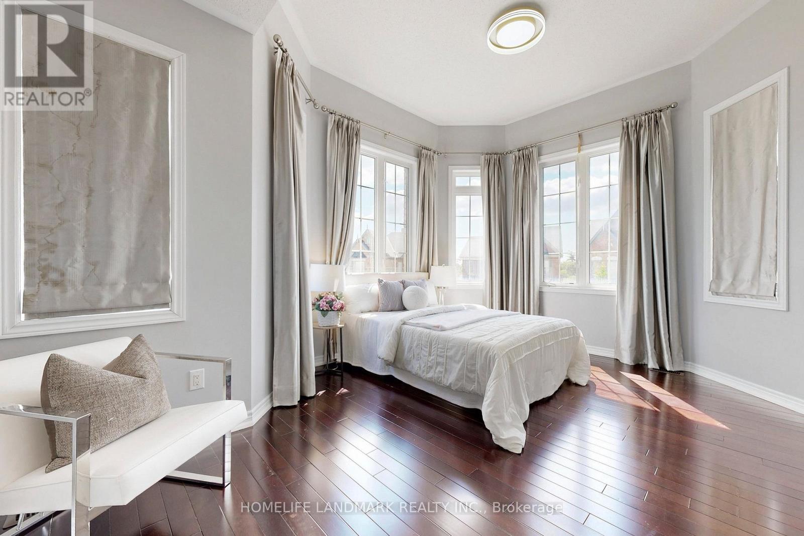 Photo 29 of 56 William Bartlett Drive, Markham ON
