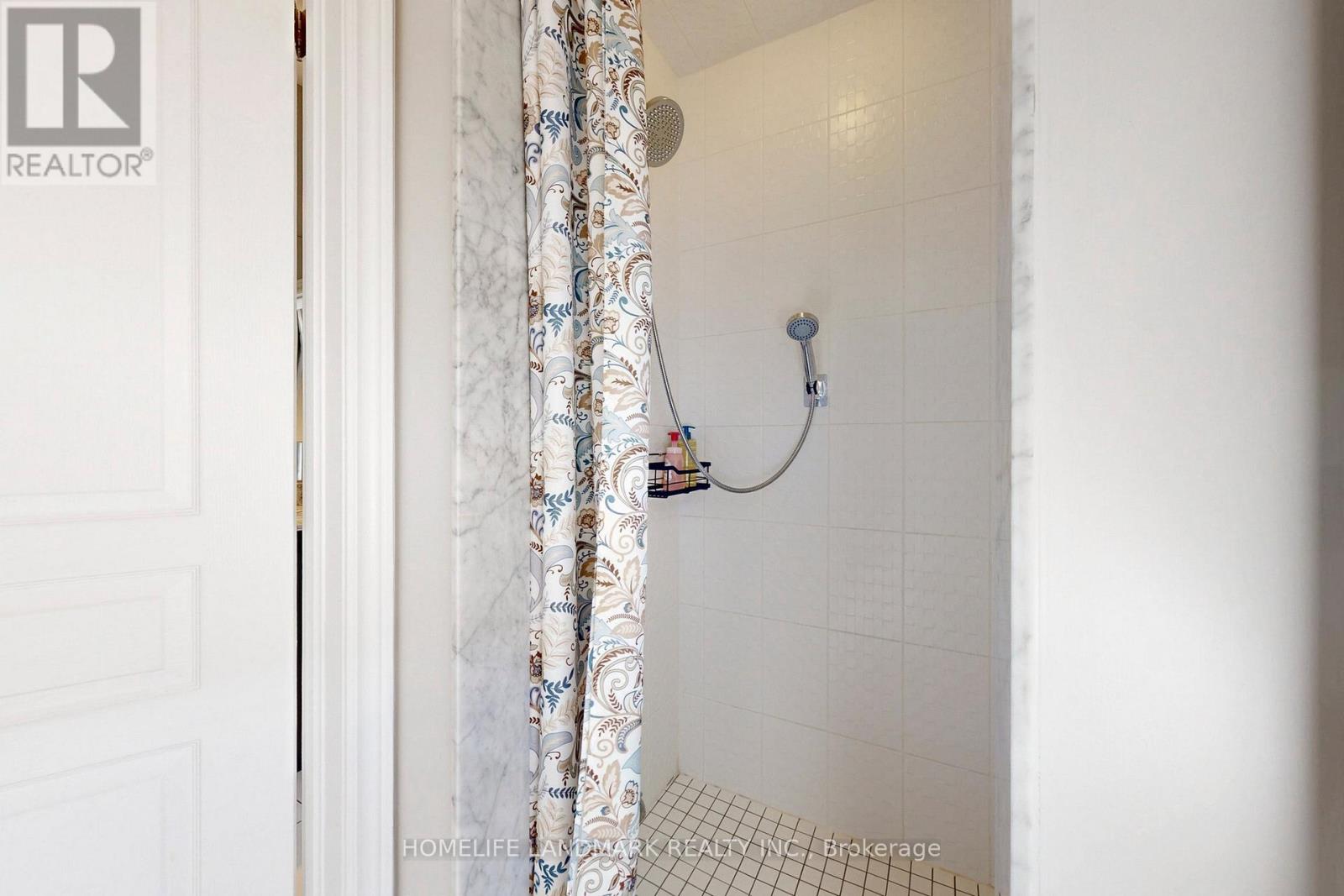 Photo 33 of 56 William Bartlett Drive, Markham ON