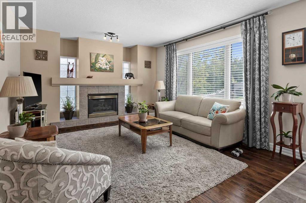 Single Family House for Sale in  Edgebrook Drive NW Edgemont Calgary 