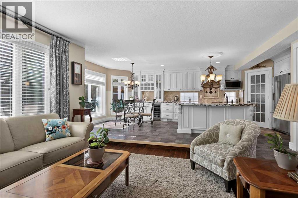 Single Family House for Sale in  Edgebrook Drive NW Edgemont Calgary 