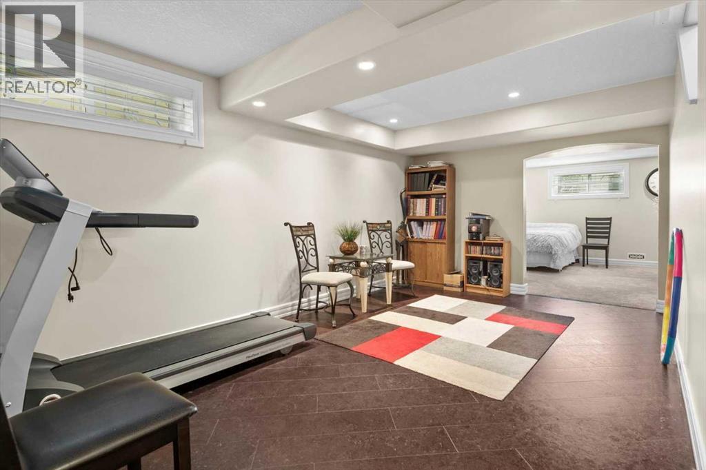 Single Family House for Sale in  Edgebrook Drive NW Edgemont Calgary 