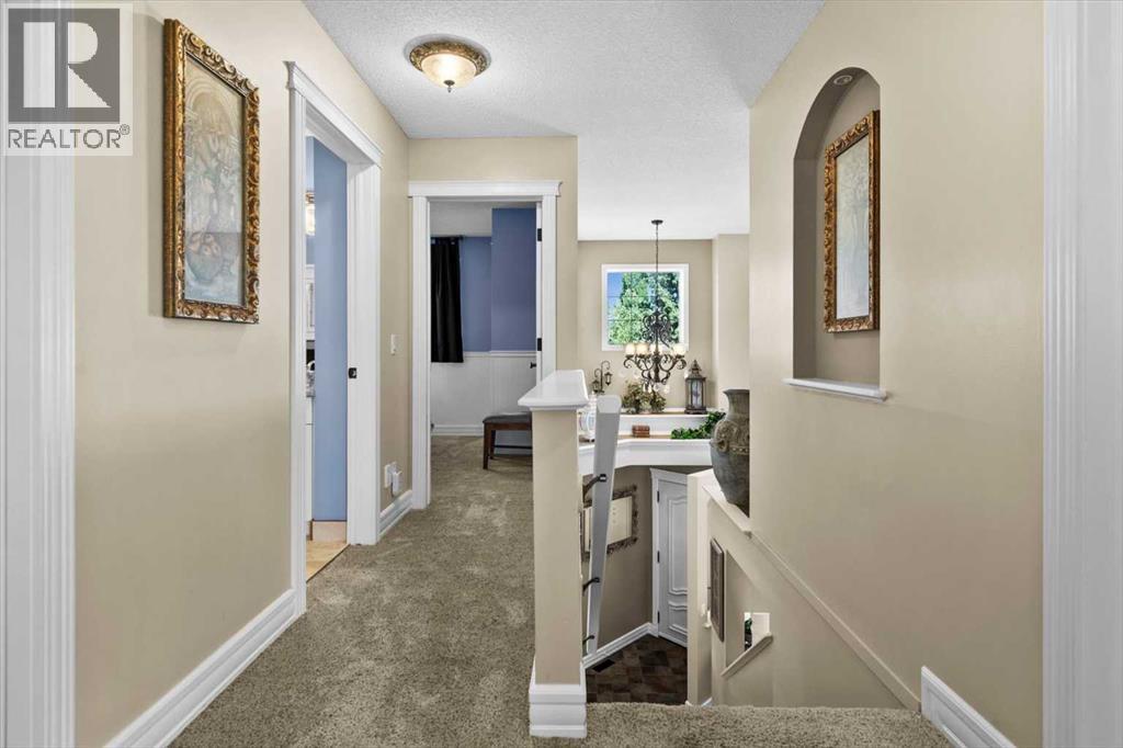 Single Family House for Sale in  Edgebrook Drive NW Edgemont Calgary 