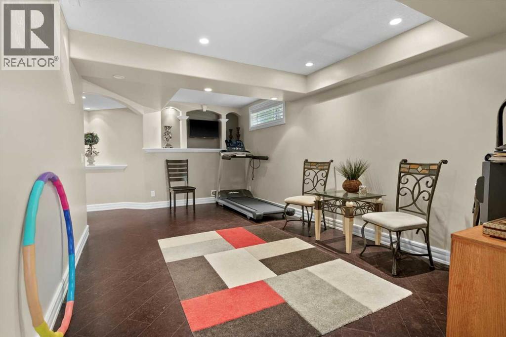 Single Family House for Sale in  Edgebrook Drive NW Edgemont Calgary 