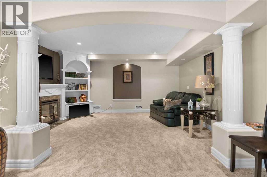 Single Family House for Sale in  Edgebrook Drive NW Edgemont Calgary 