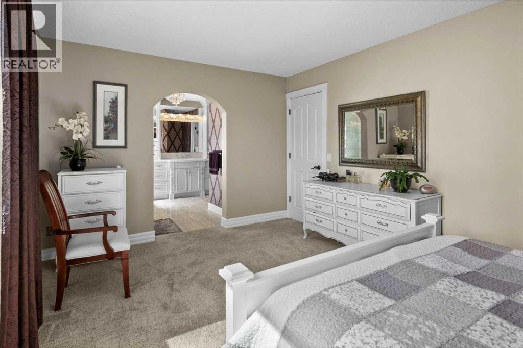 Single Family House for Sale in  Edgebrook Drive NW Edgemont Calgary 