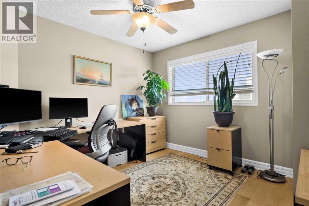 Single Family House for Sale in  Edgebrook Drive NW Edgemont Calgary 
