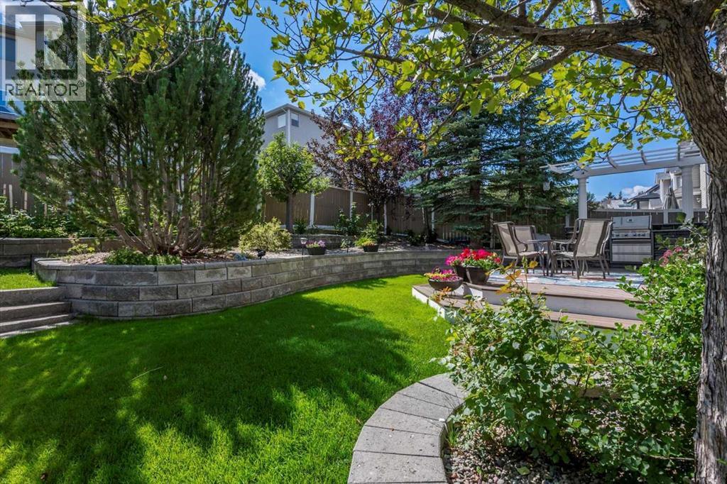 Single Family House for Sale in  Edgebrook Drive NW Edgemont Calgary 