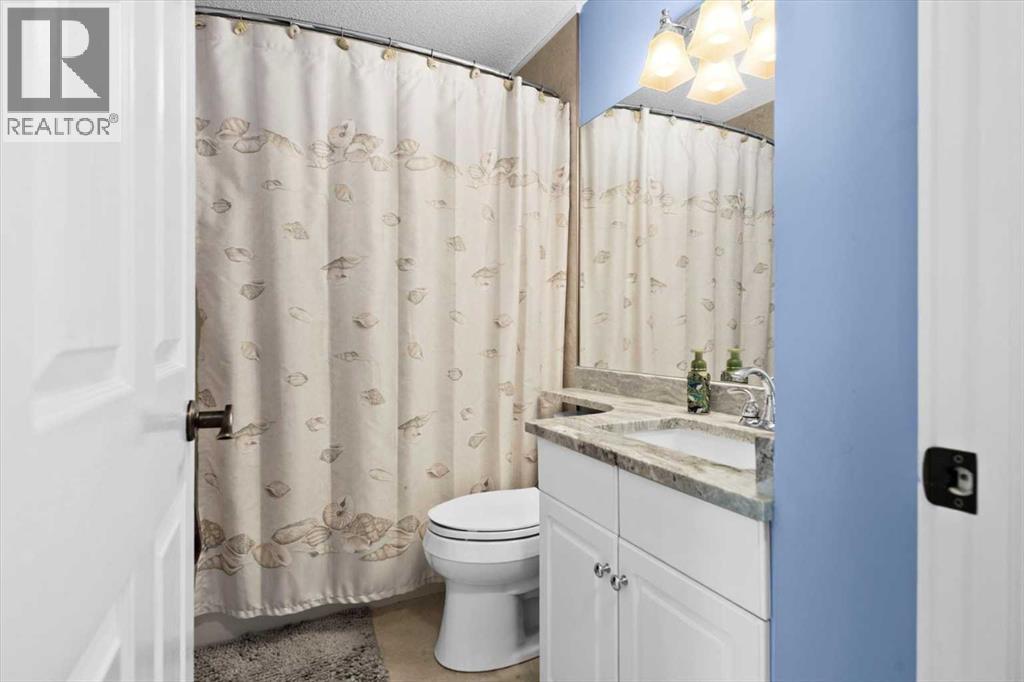 Single Family House for Sale in  Edgebrook Drive NW Edgemont Calgary 