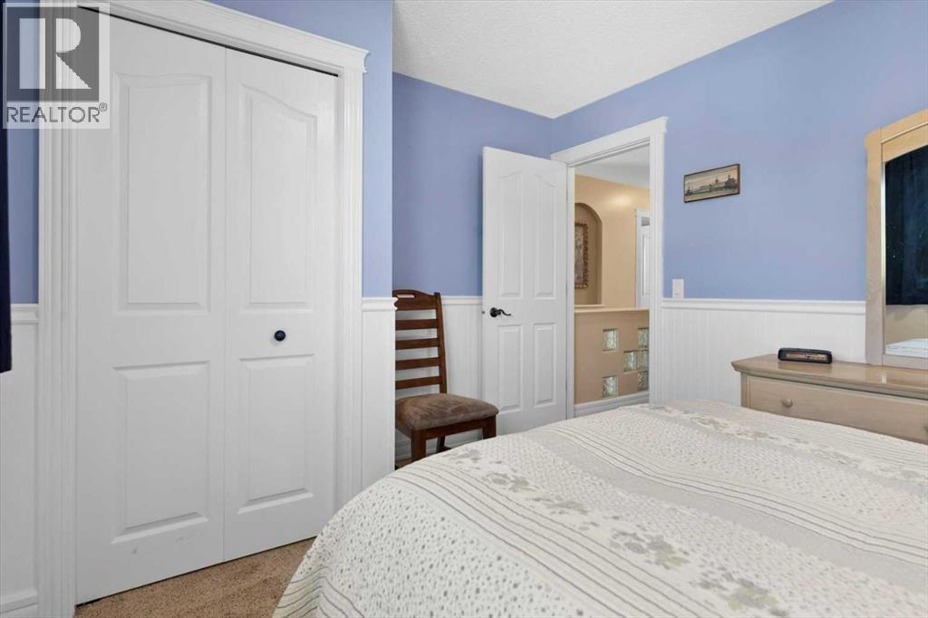 Single Family House for Sale in  Edgebrook Drive NW Edgemont Calgary 