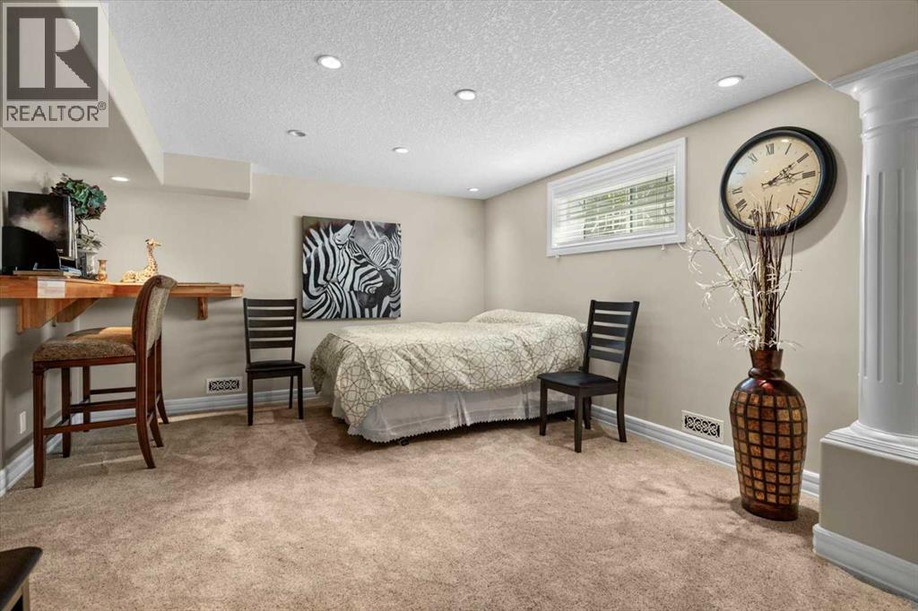 Single Family House for Sale in  Edgebrook Drive NW Edgemont Calgary 
