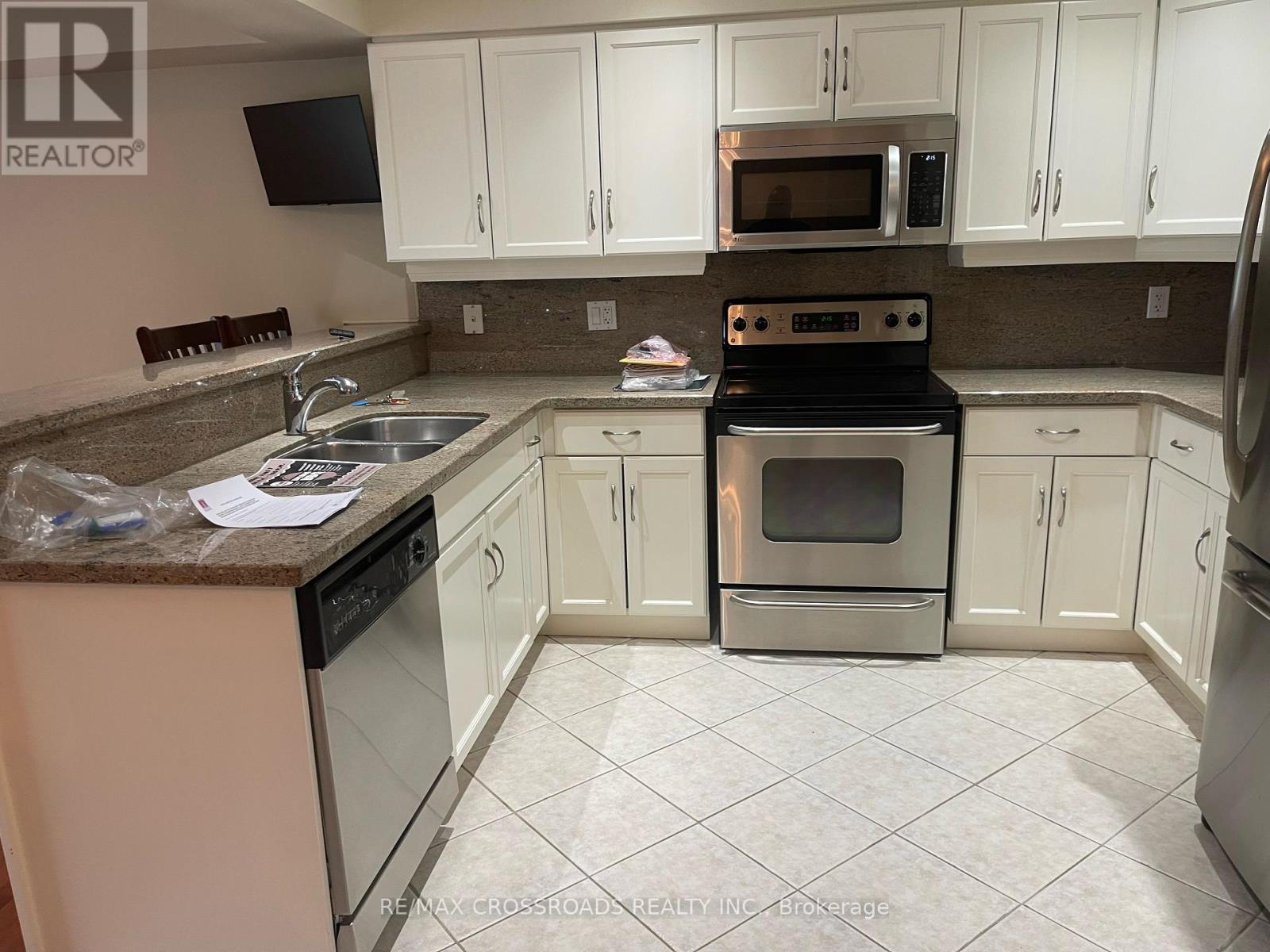 Photo 3 of 60 165 Terraview Crescent, Guelph ON