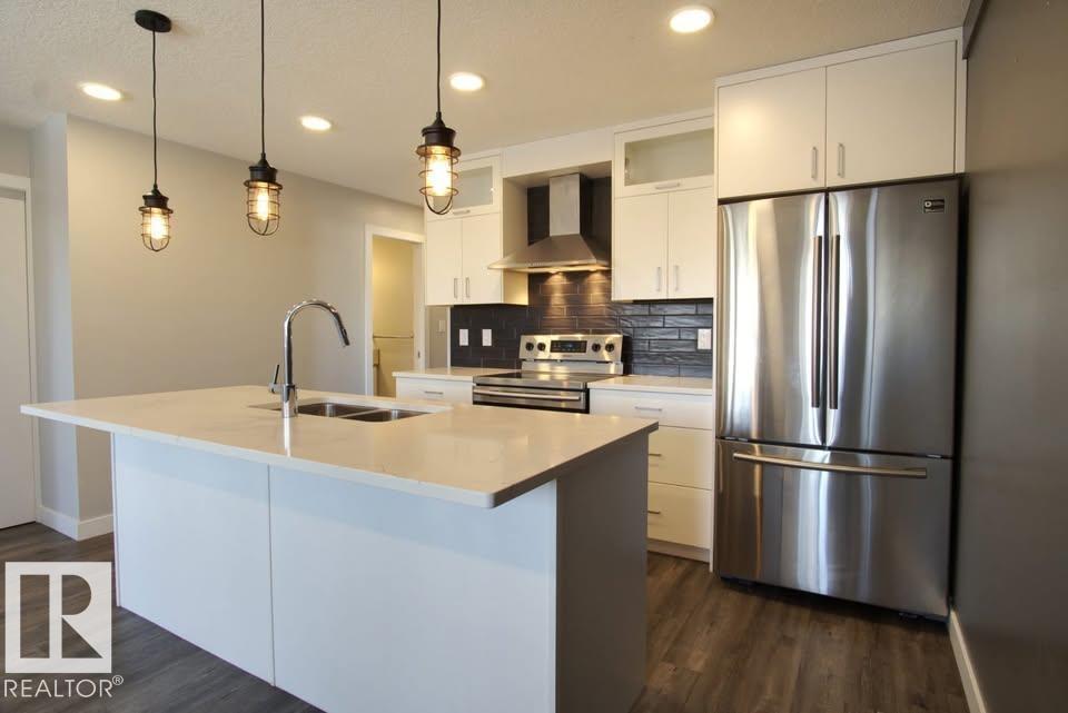 Photo 2 of 202 10736 116 St Nw, Edmonton AB