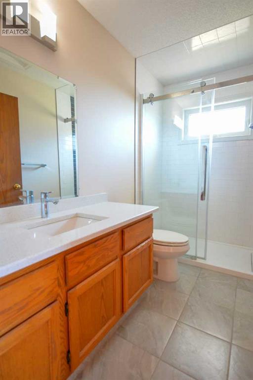 Single Family House for Sale in  Edgebrook Close NW Edgemont Calgary 