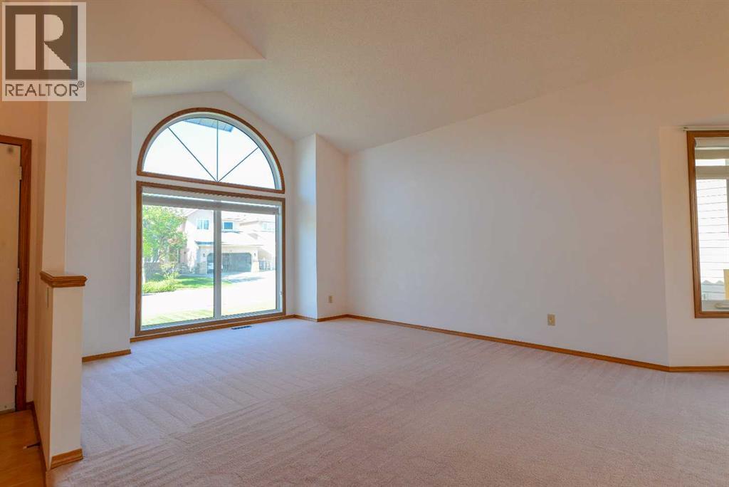 Single Family House for Sale in  Edgebrook Close NW Edgemont Calgary 