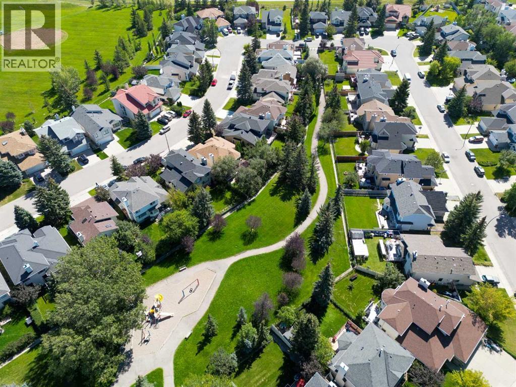 Single Family House for Sale in  Edgebrook Close NW Edgemont Calgary 